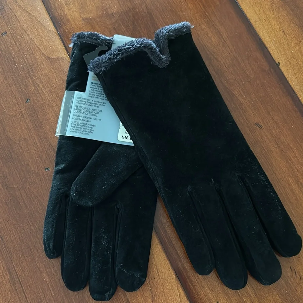 Isotoner ladies suede gloves!